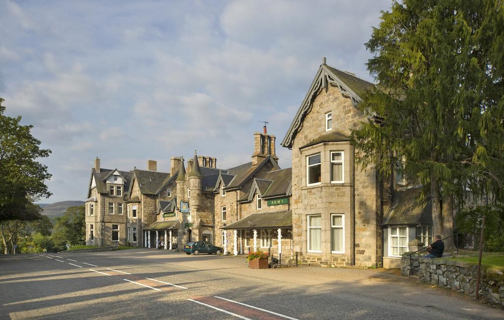 The Invercauld Arms Hotel Ballater Exteriör bild