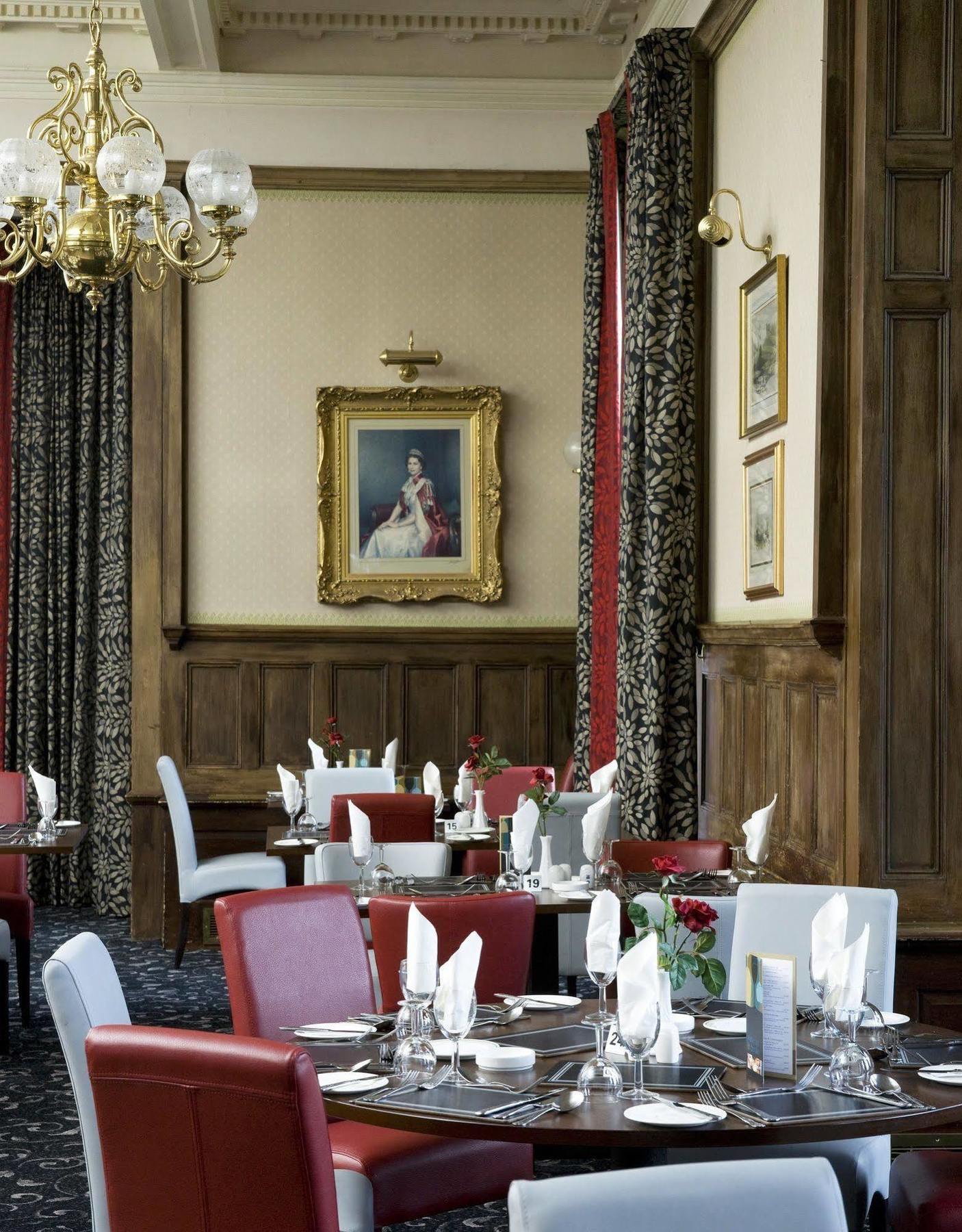 The Invercauld Arms Hotel Ballater Exteriör bild