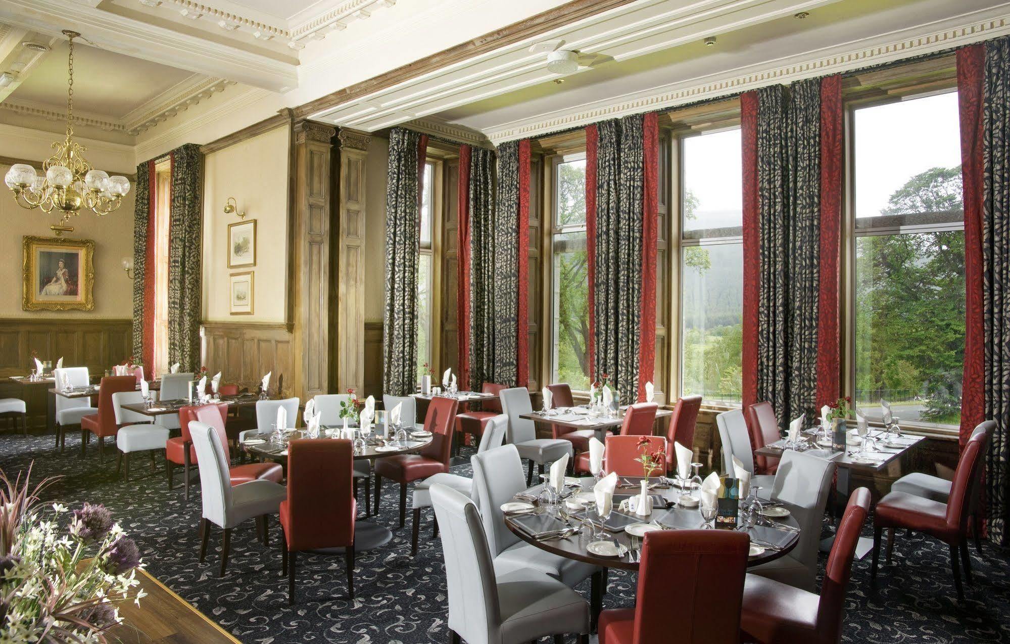 The Invercauld Arms Hotel Ballater Exteriör bild