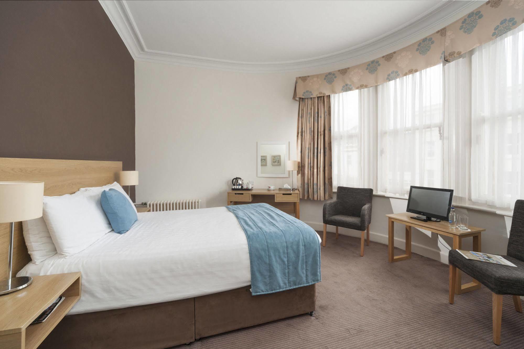 The Invercauld Arms Hotel Ballater Exteriör bild