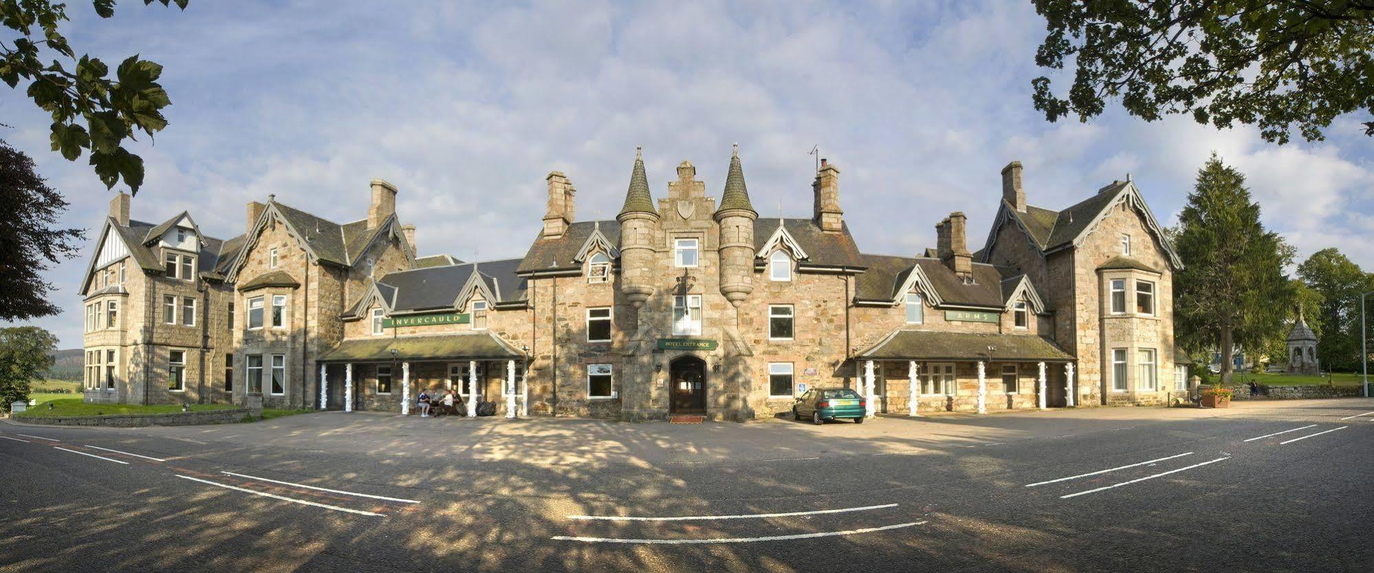 The Invercauld Arms Hotel Ballater Exteriör bild